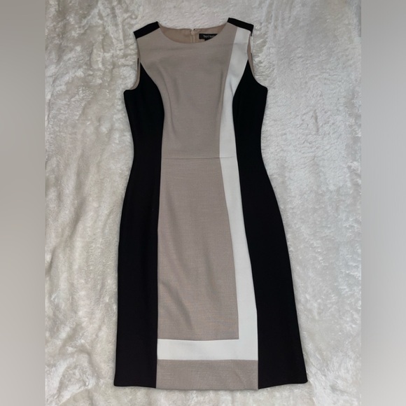 Dress - Picture 4 of 4